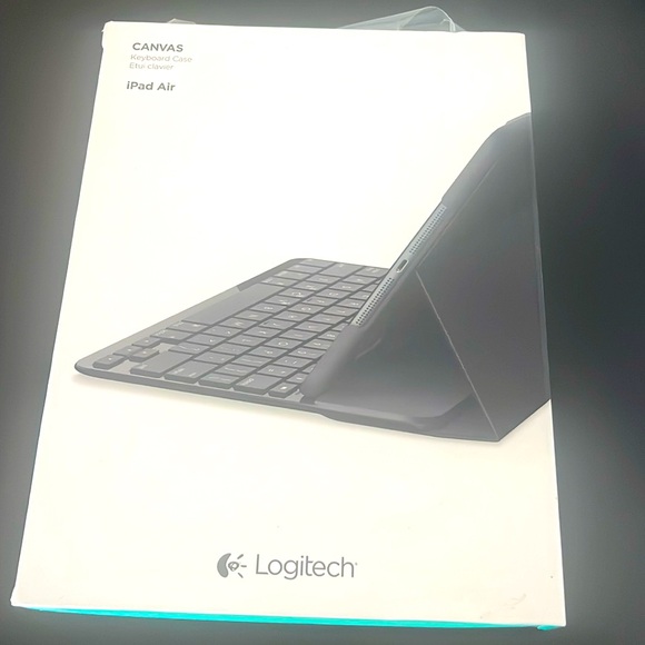 New Logitech Canvas keyboard case ipad Air